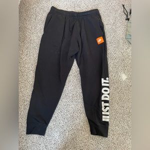Nike joggers (mens)